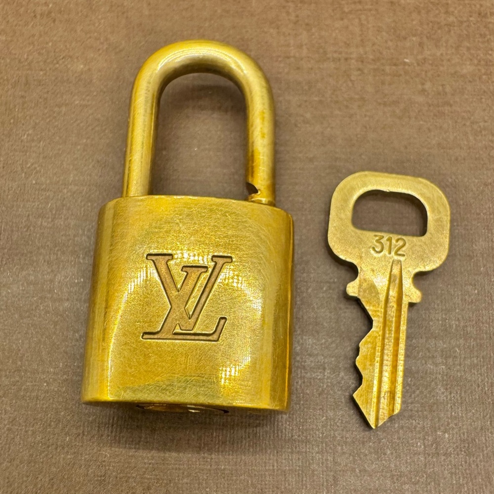 ✨🔐#312 LV Padlock with 1 key | Gold Solid Brass Authentic✨